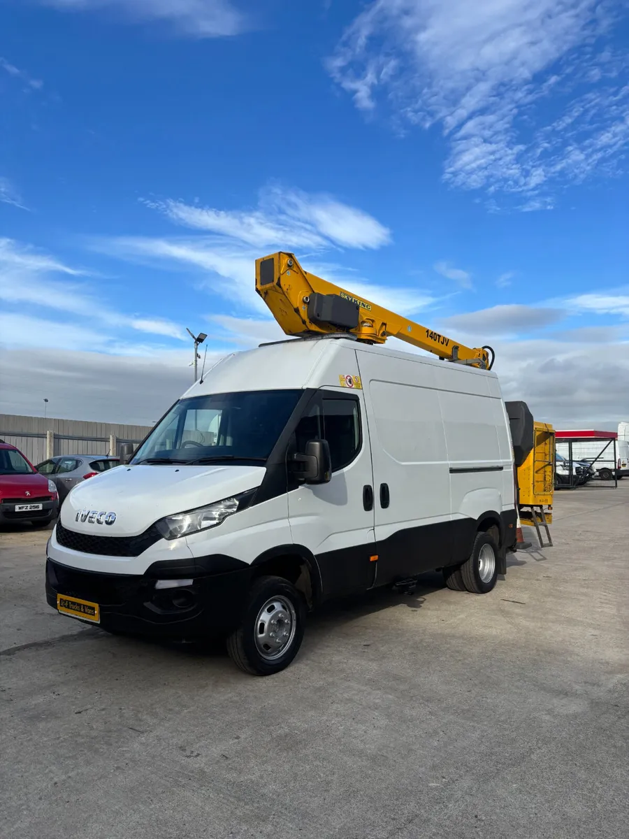 August 2017 Iveco Daily 50C15 Cherry Picker - Image 4