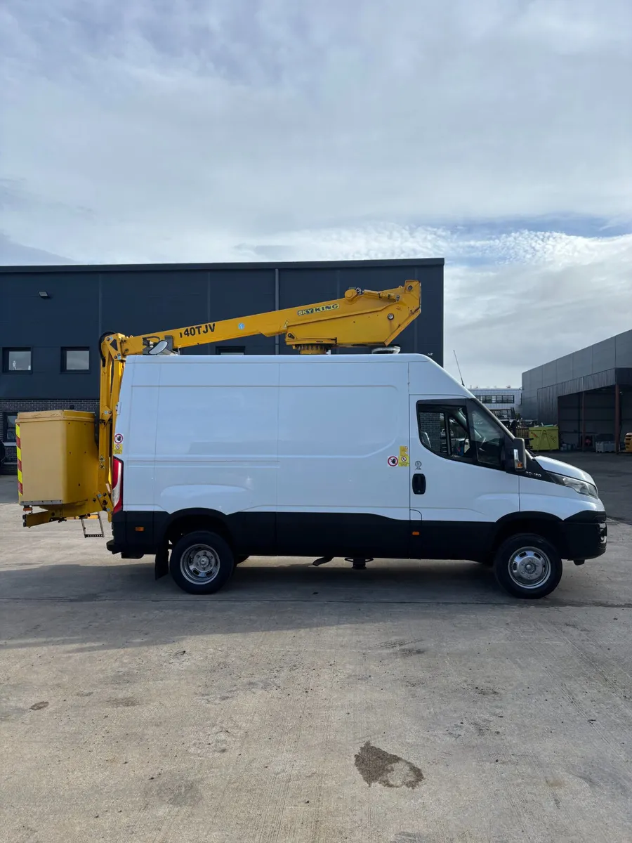 August 2017 Iveco Daily 50C15 Cherry Picker - Image 2