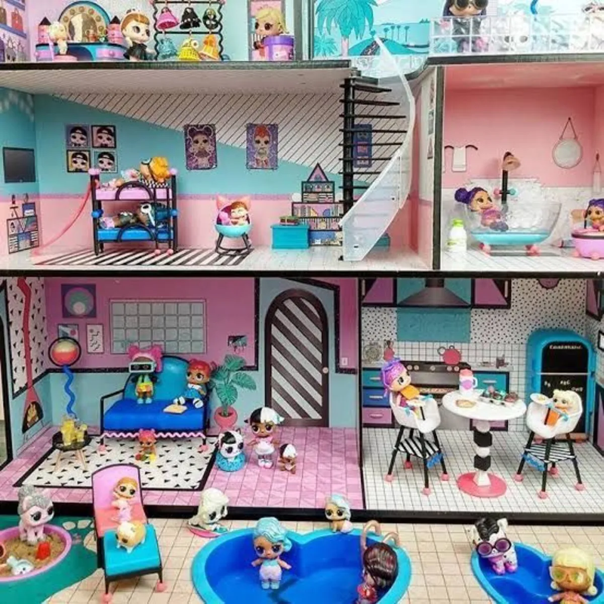 LOL Doll's House