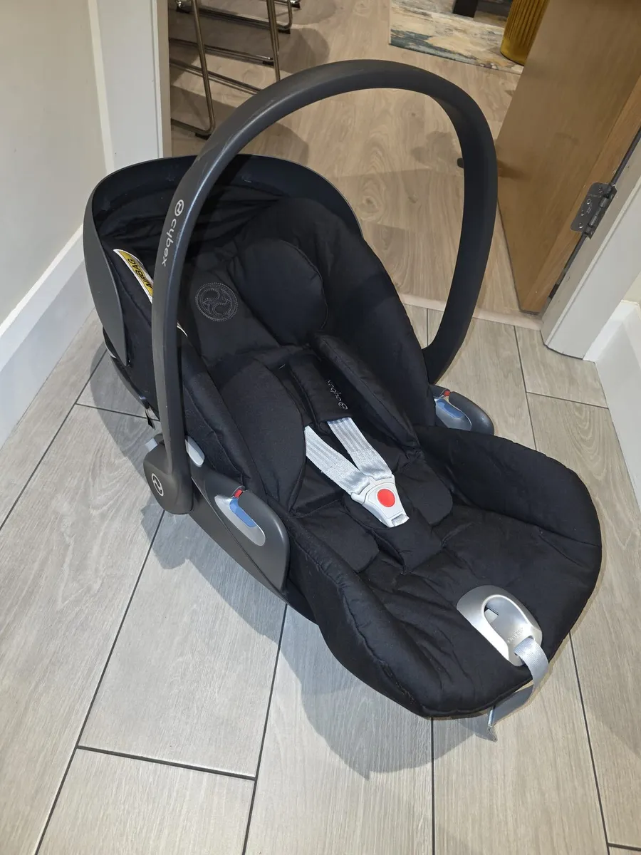Cybex Platinium 360 car seat and isofix base - Image 4