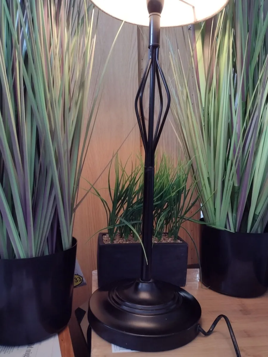 Heavy wrought iron table lamp - Image 3