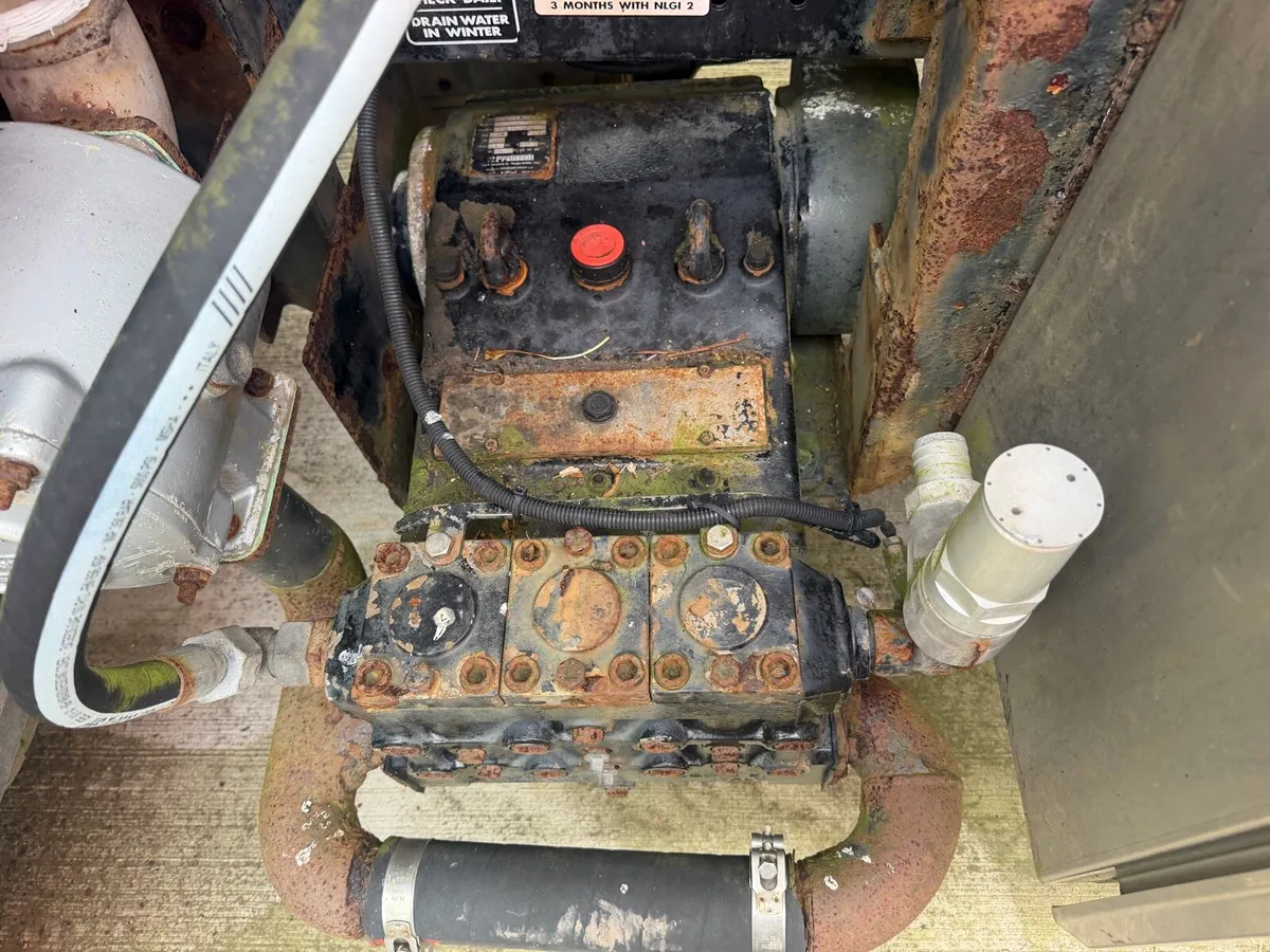 Vacuum sucker and jetting unit - Image 3