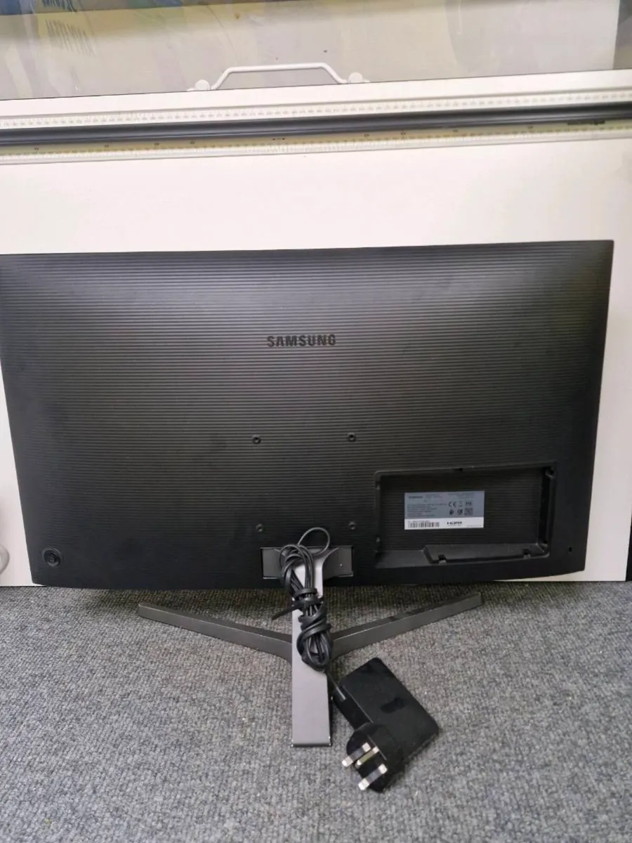Samsung 28" Monitor - U28H750 - Image 2