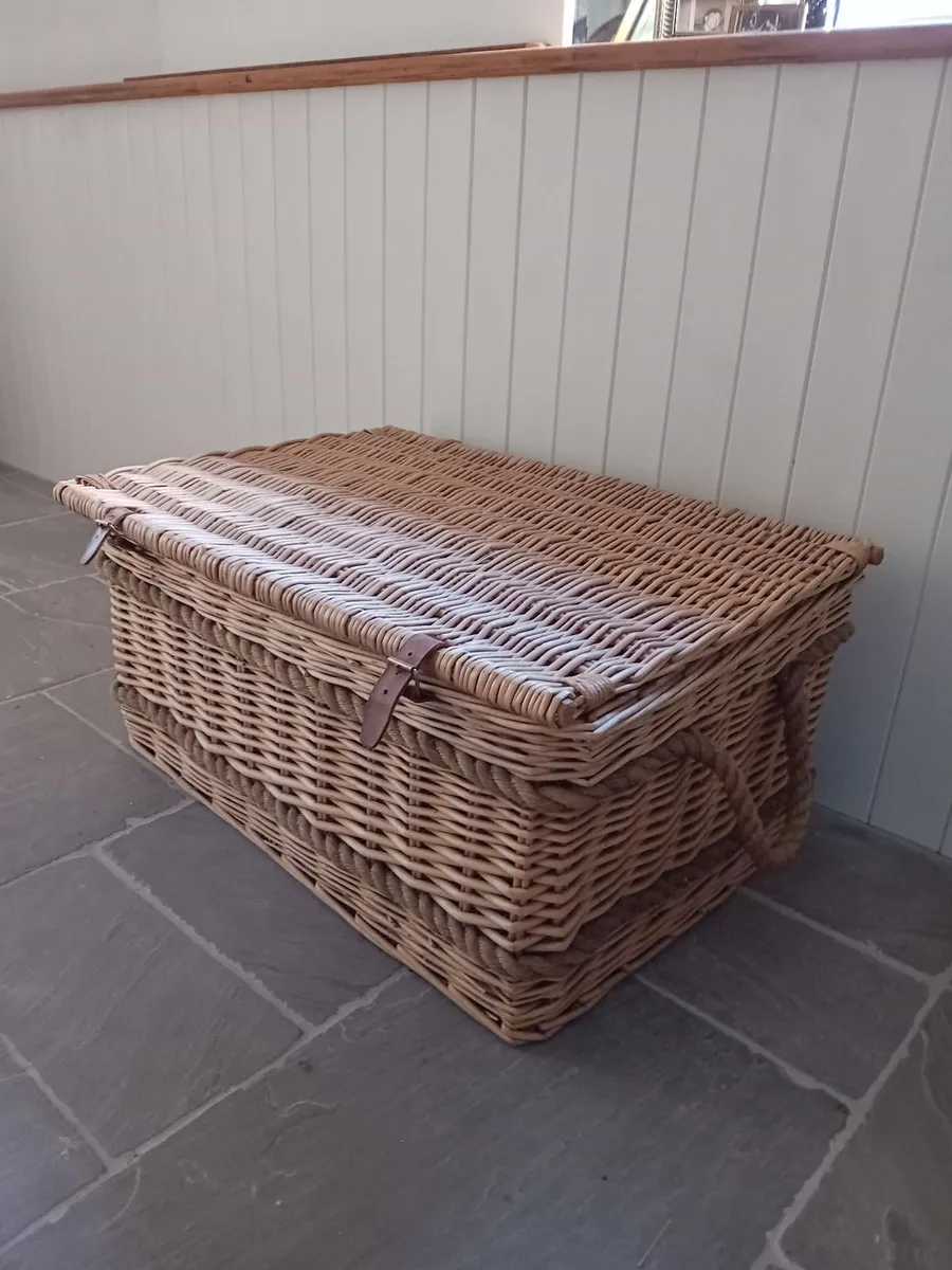LARGE WICKER RATTAN CANE LOG STORAGE BASKET - Image 1