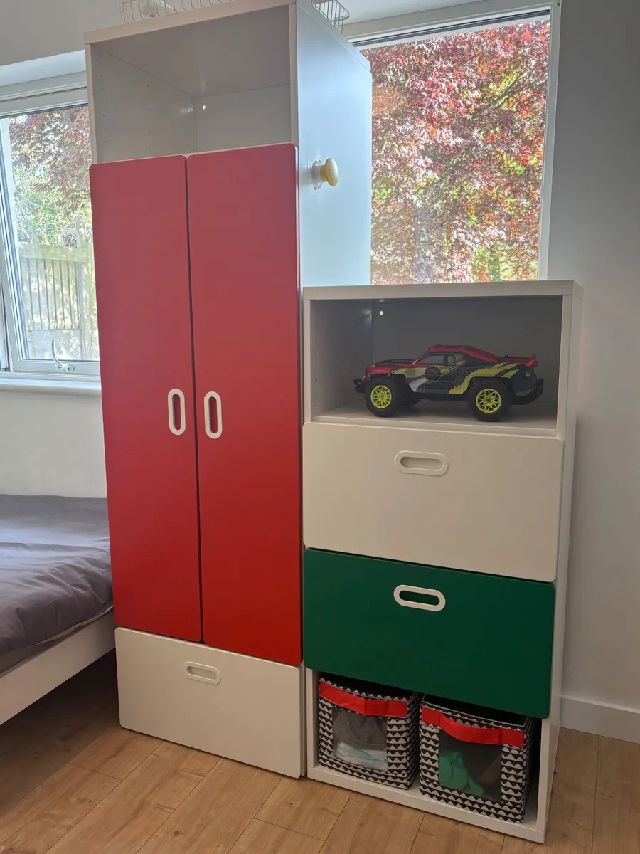 Kids wardrobe - Image 1