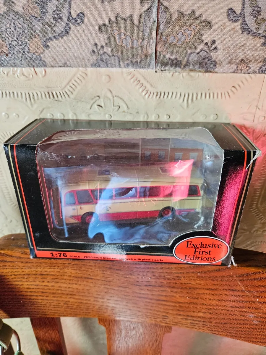 Corgi Bus - Image 1