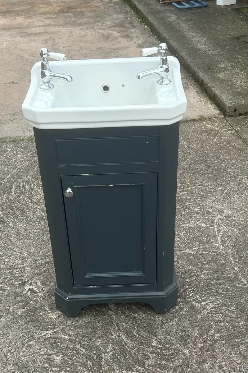 Vanity unit with sink - Image 2