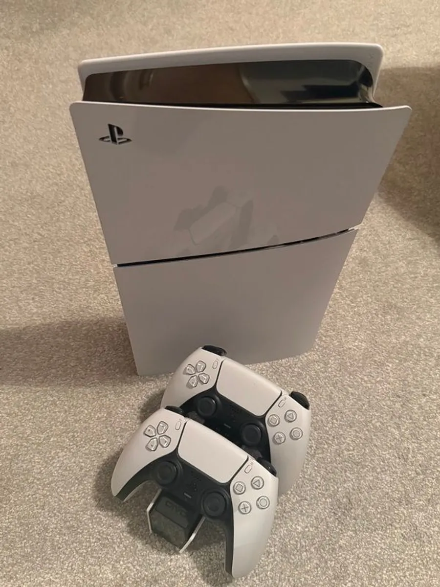 PlayStation 5 Slim with two controllers and charging station - Image 2