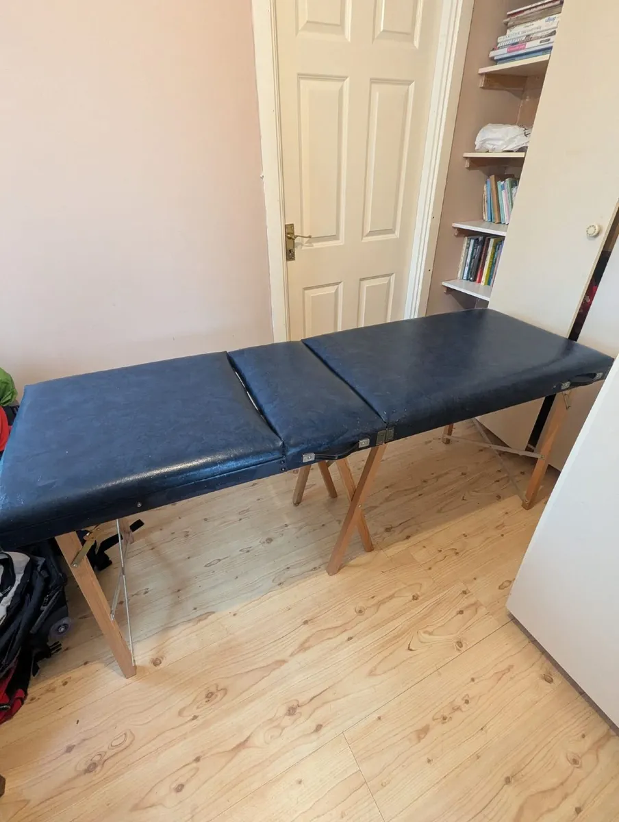 Therapy couch - Image 1