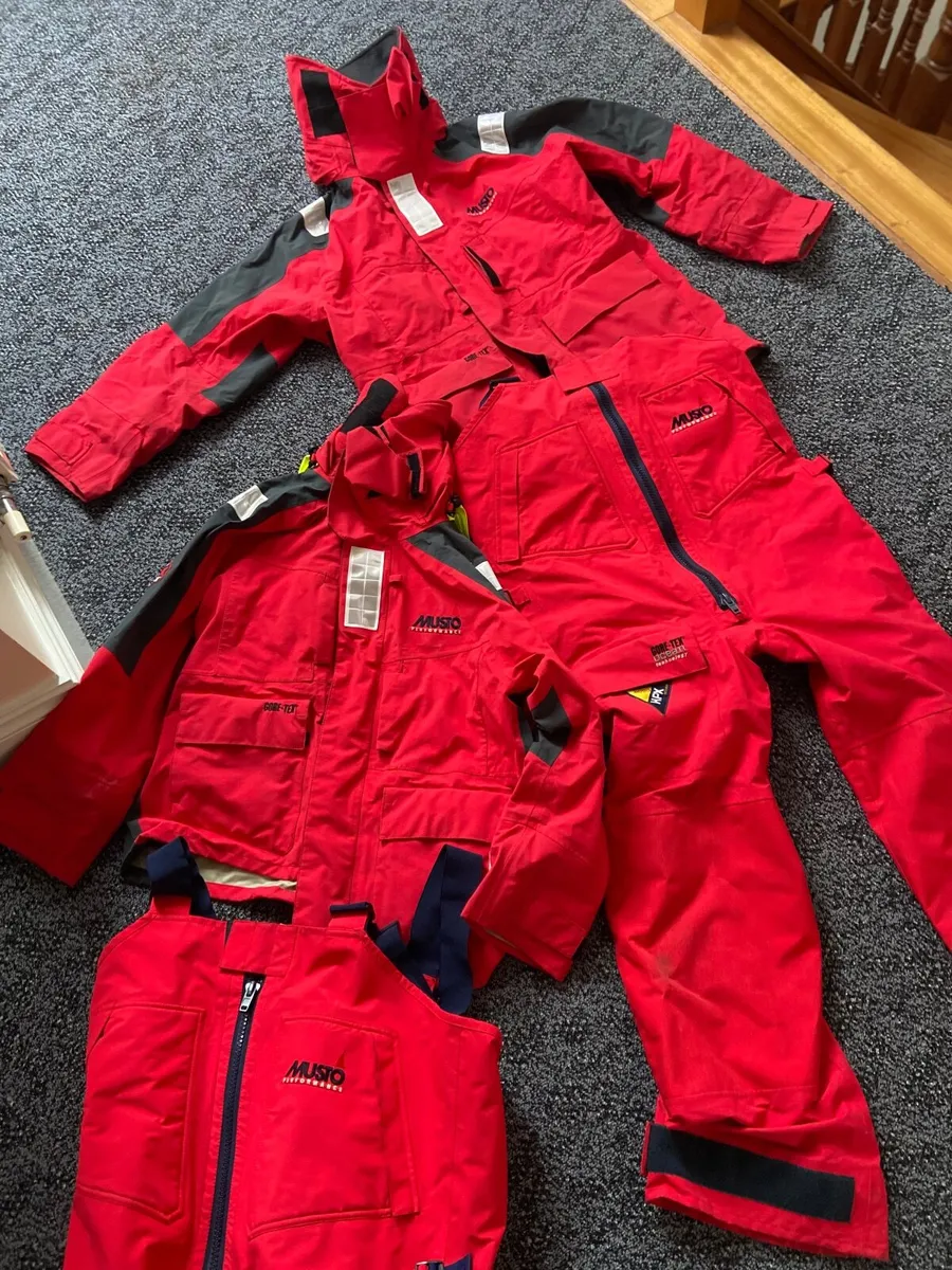 MUSTO HPX OCEAN sailing jacket and Salopettes - Image 2