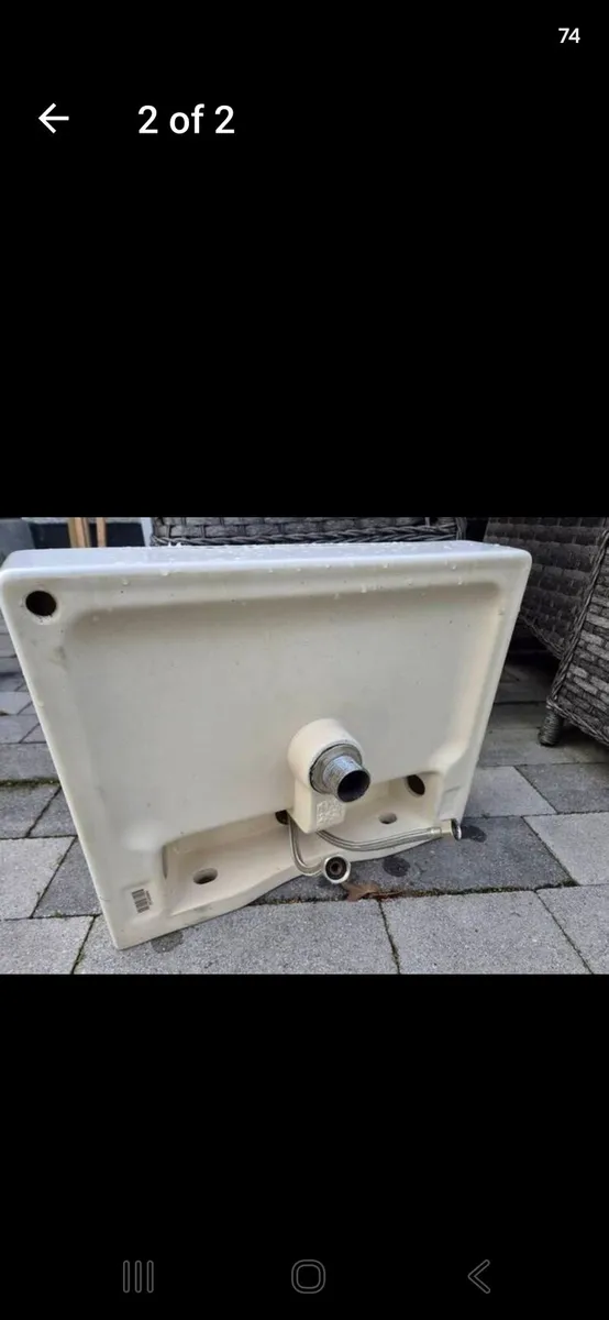 Bathroom sink - Image 2