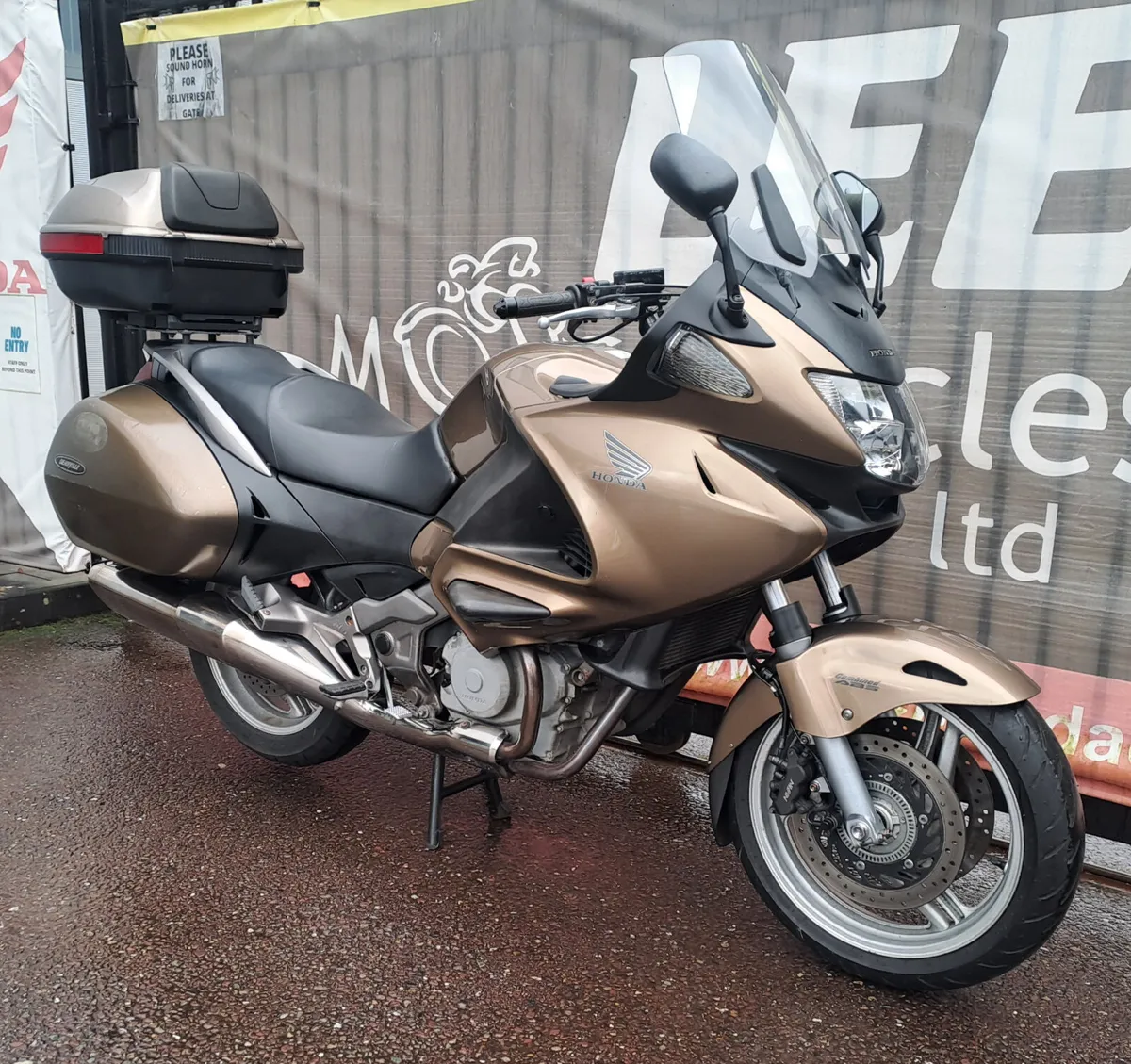 2008 HONDA NT700 DEAUVILLE - Image 2
