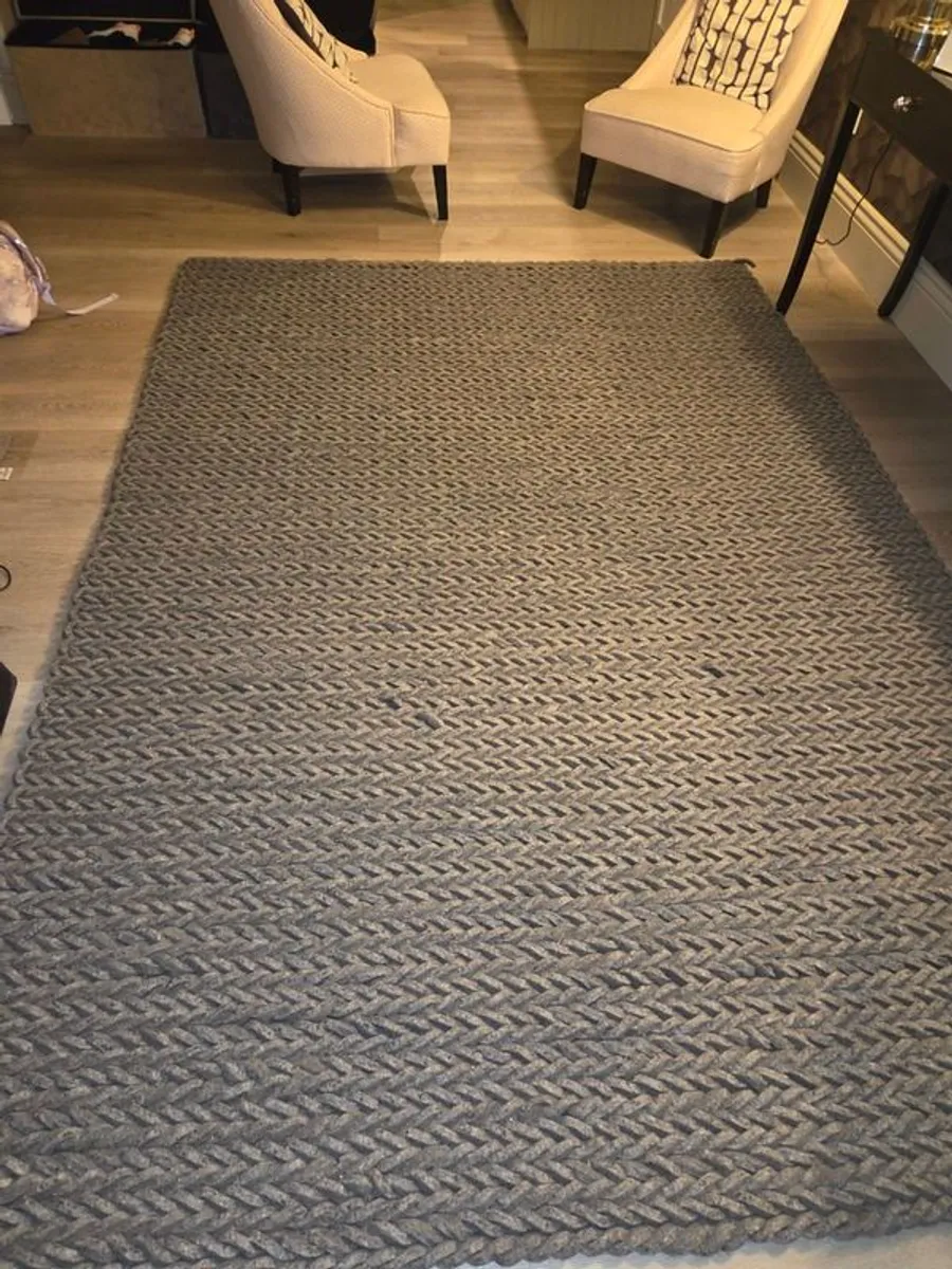 Absolutely stunning grey hand woven braided chunky knit rug - Image 2
