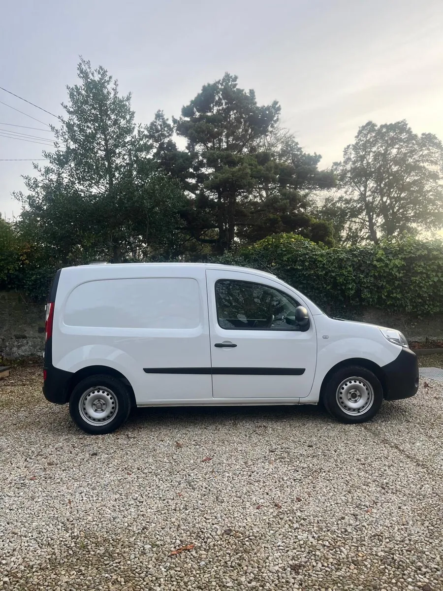 2019 Renault Kangoo NEW DOE 10/27 Immaculate - Image 2