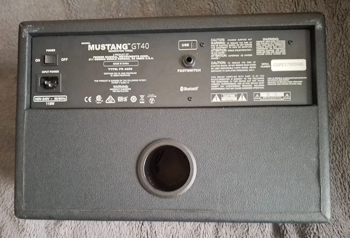 Fender Mustang GT40  Amp - Image 3