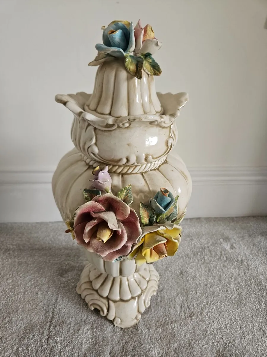 Antique vases - Image 3