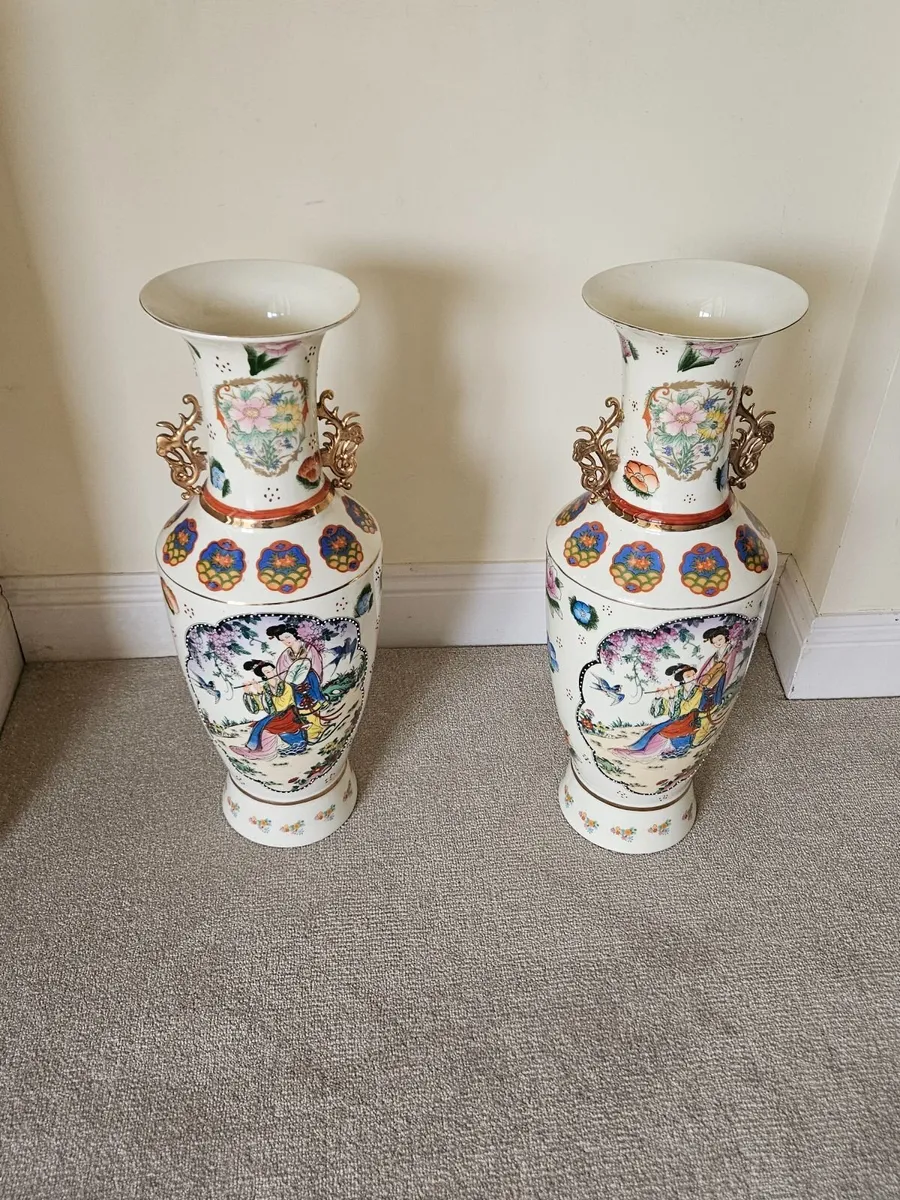 Antique vases - Image 3