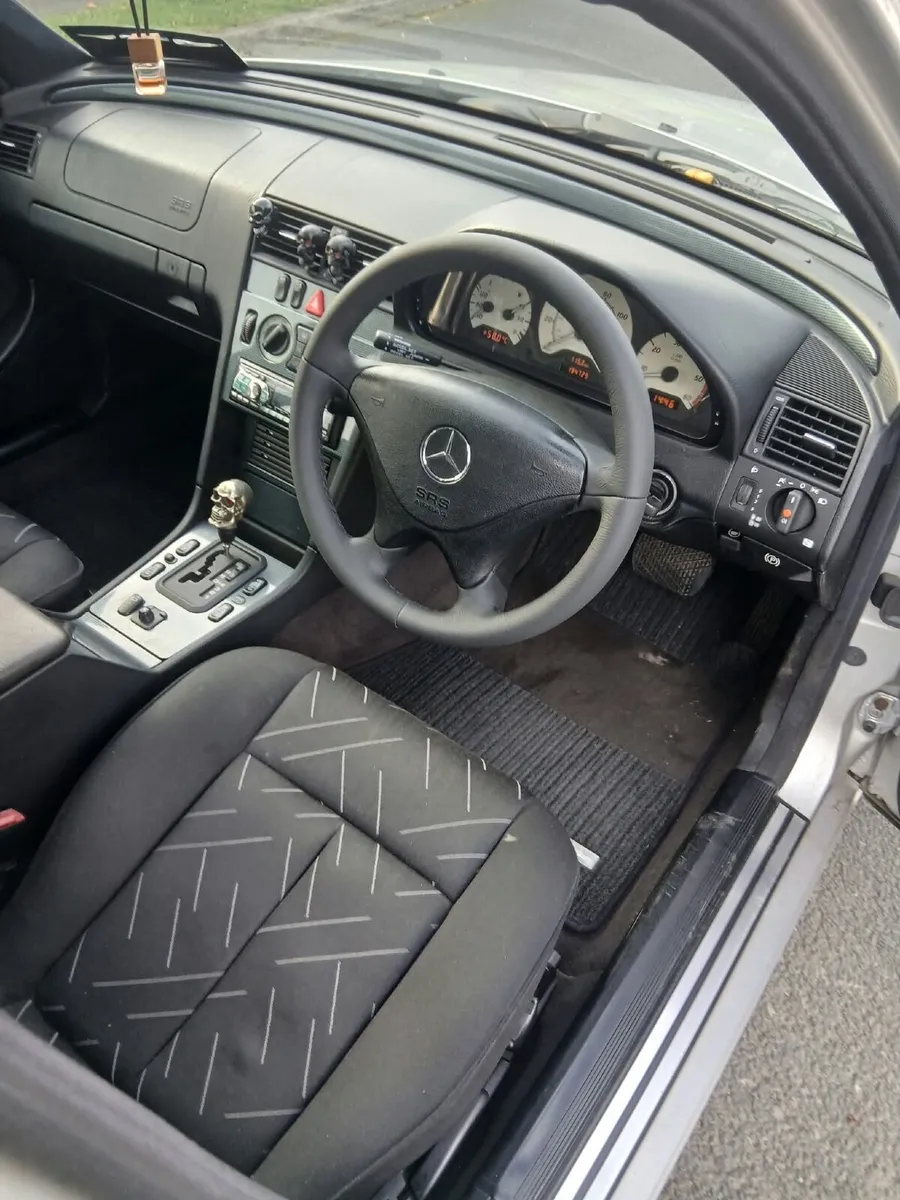 Mercedes-Benz C-Class 1999 - Image 4