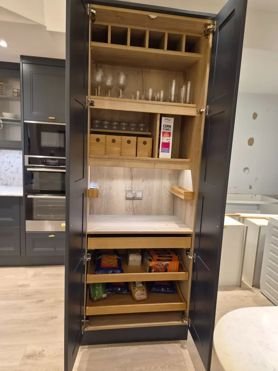 Ex Showroom Kitchen - Image 3