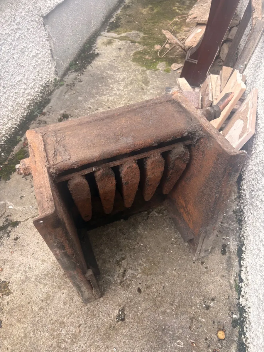 Solid fuel back boiler and mantle piece - Image 1