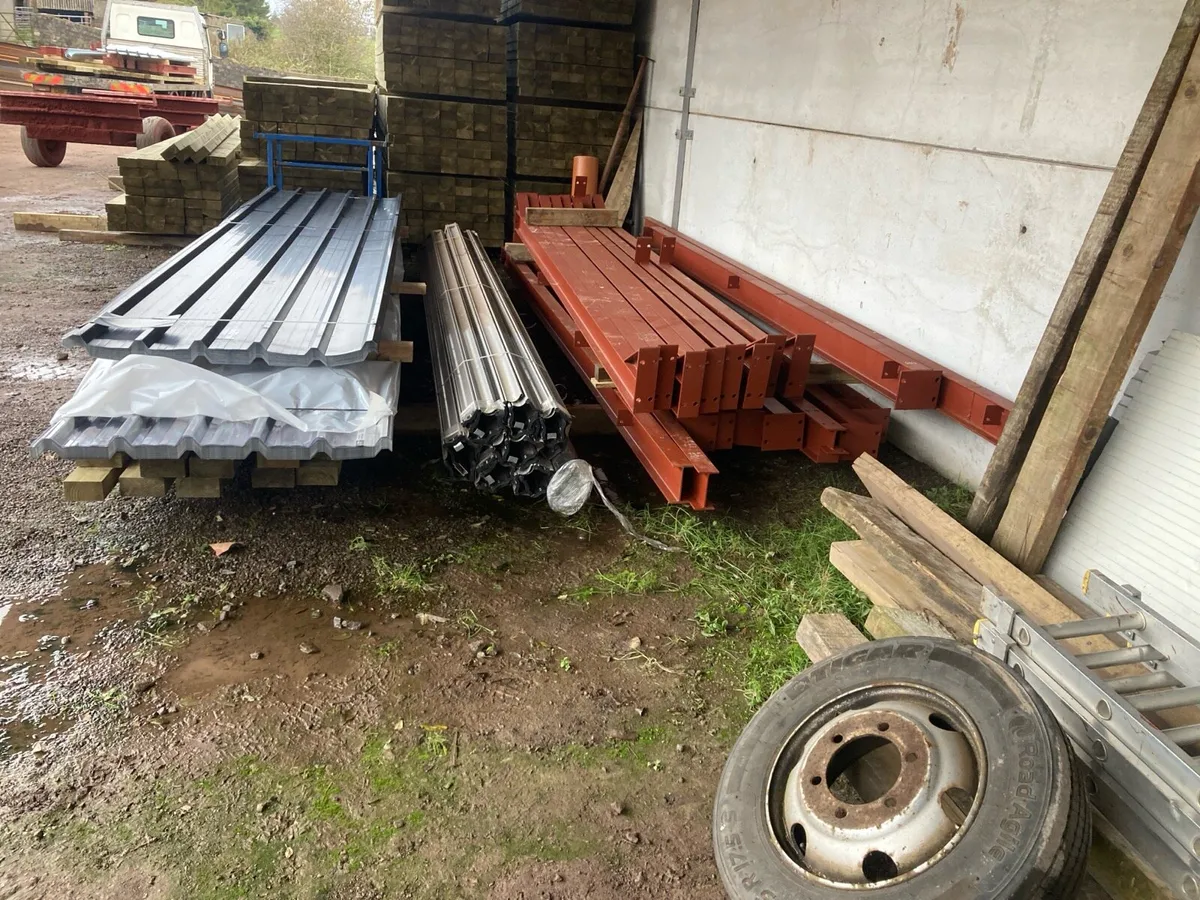 47 x 30 x 14 - Image 3