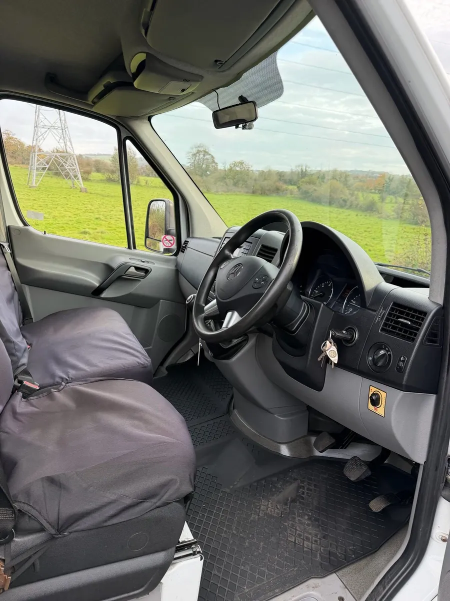 2015 Mercedes Sprinter 313 Luton with tail lift - Image 4