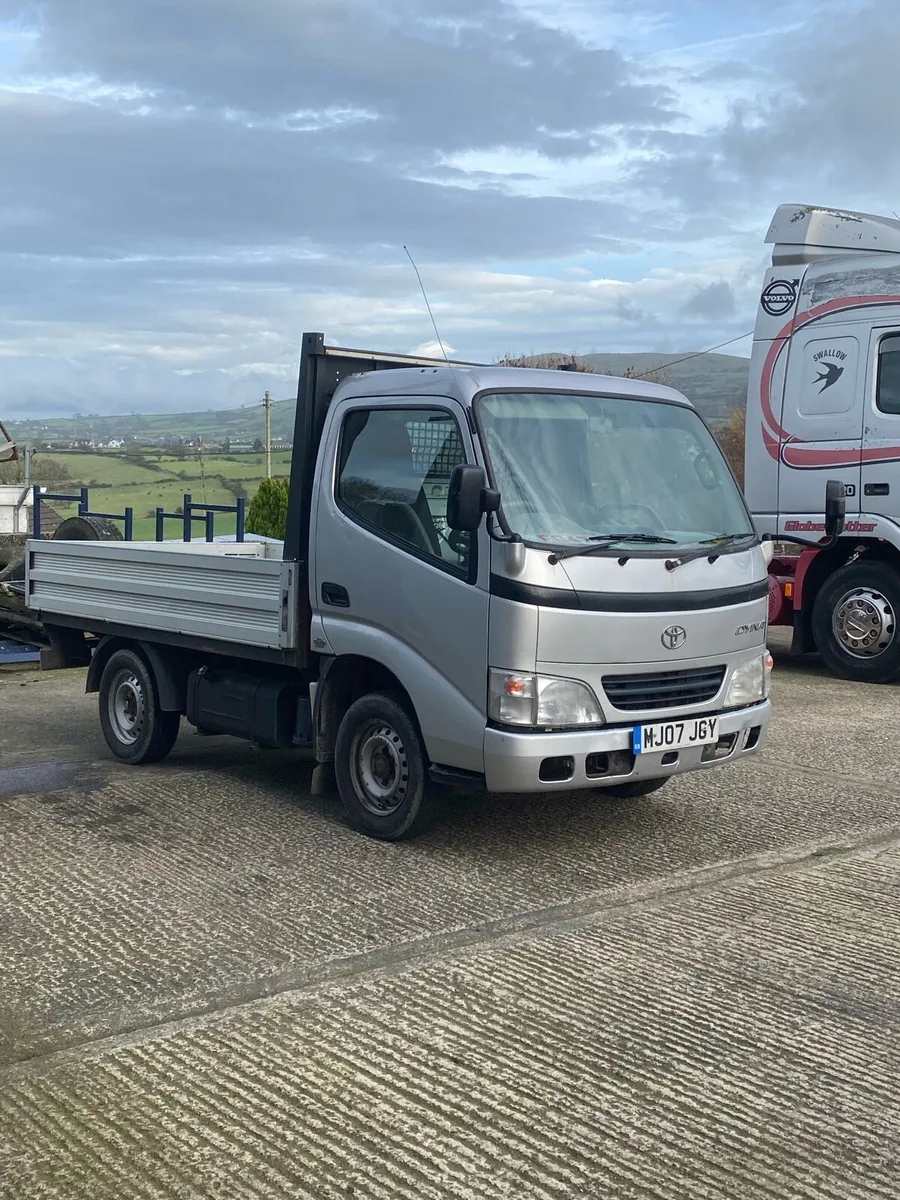 toyota dyna - Image 4