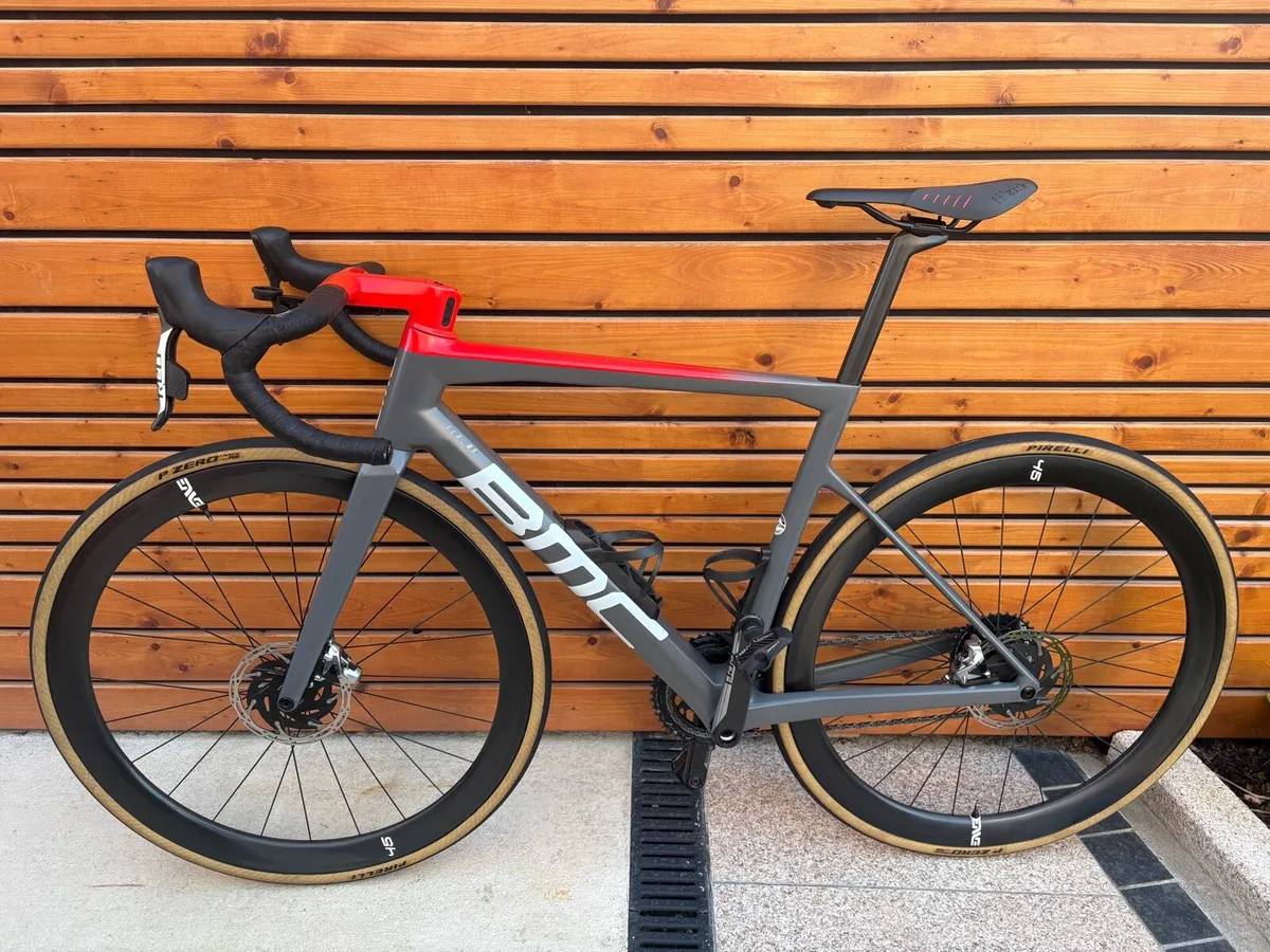 BMC Teammachine SLR01 – SRAM Red eTap AXS– ENVE 45 - Image 3