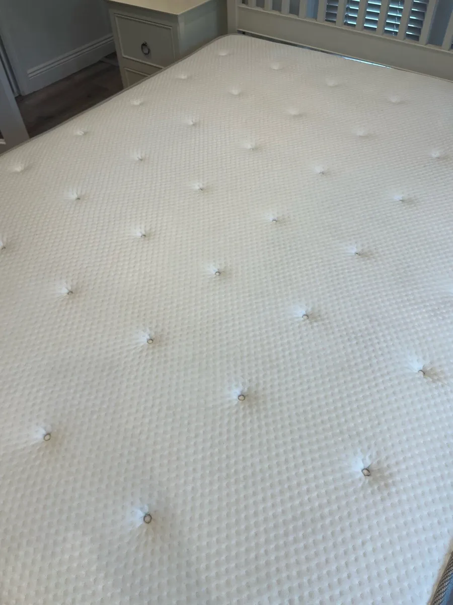Fantastic King Size Bed and Mattress - Image 4