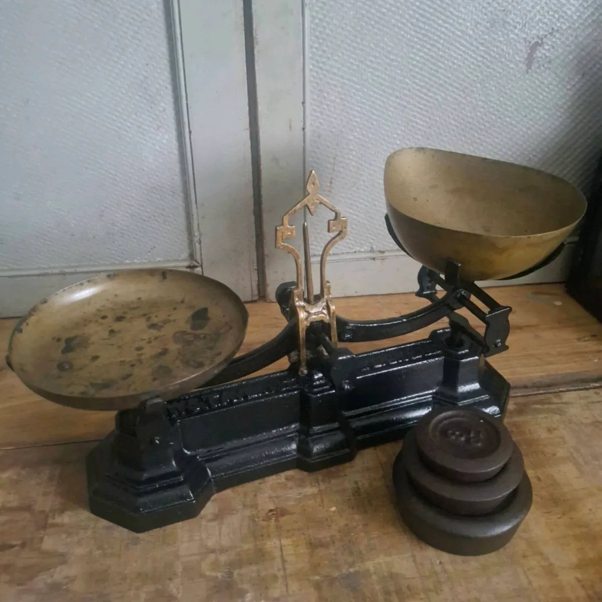 Antique W&T Avery 2lb Cast Iron Shop Scale - Image 2