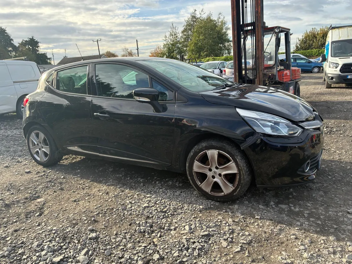2015 Renault Clio 1.2 Petrol - Image 2