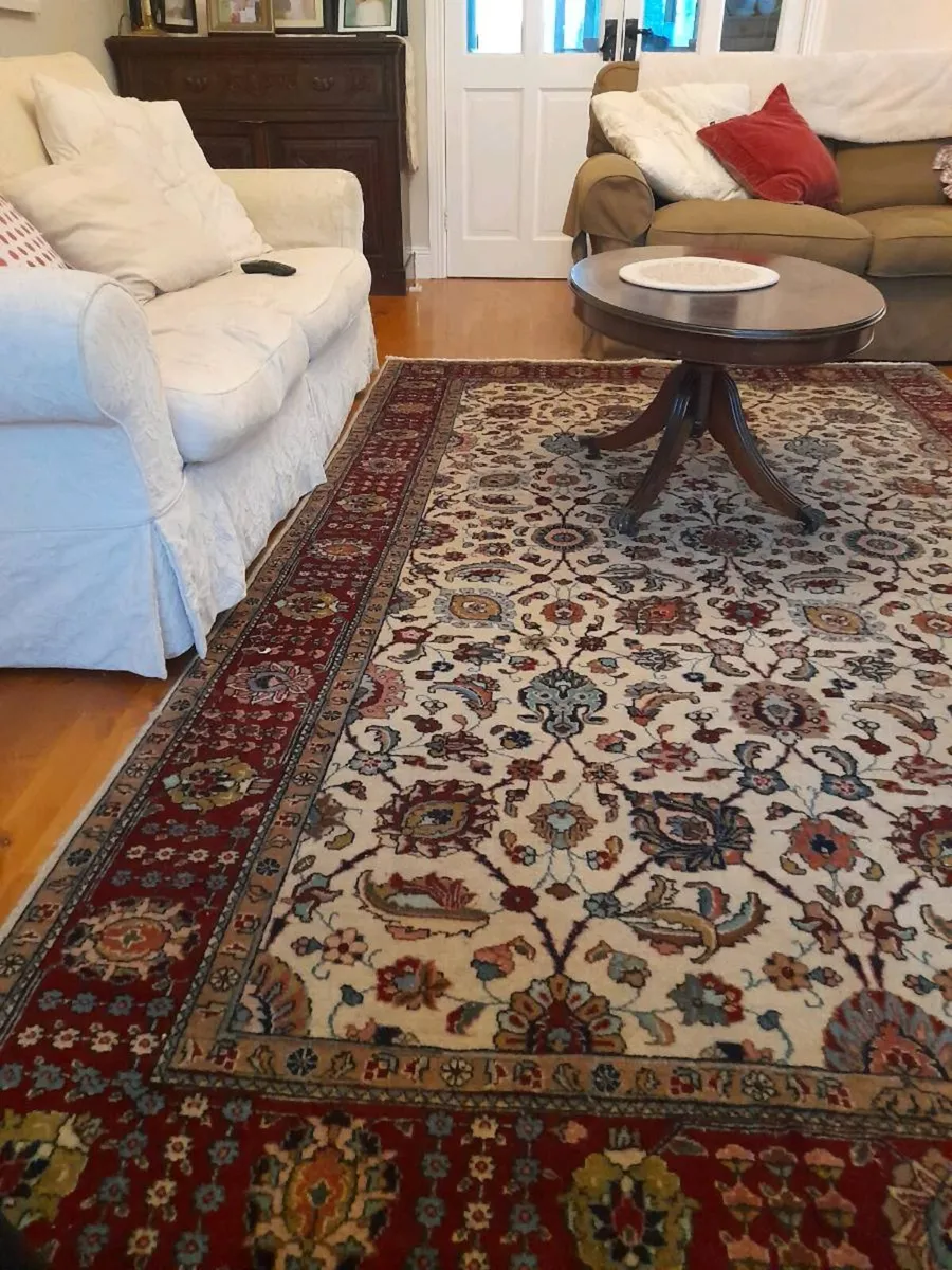 Cream ground rug with  multi colour pattern - Image 4