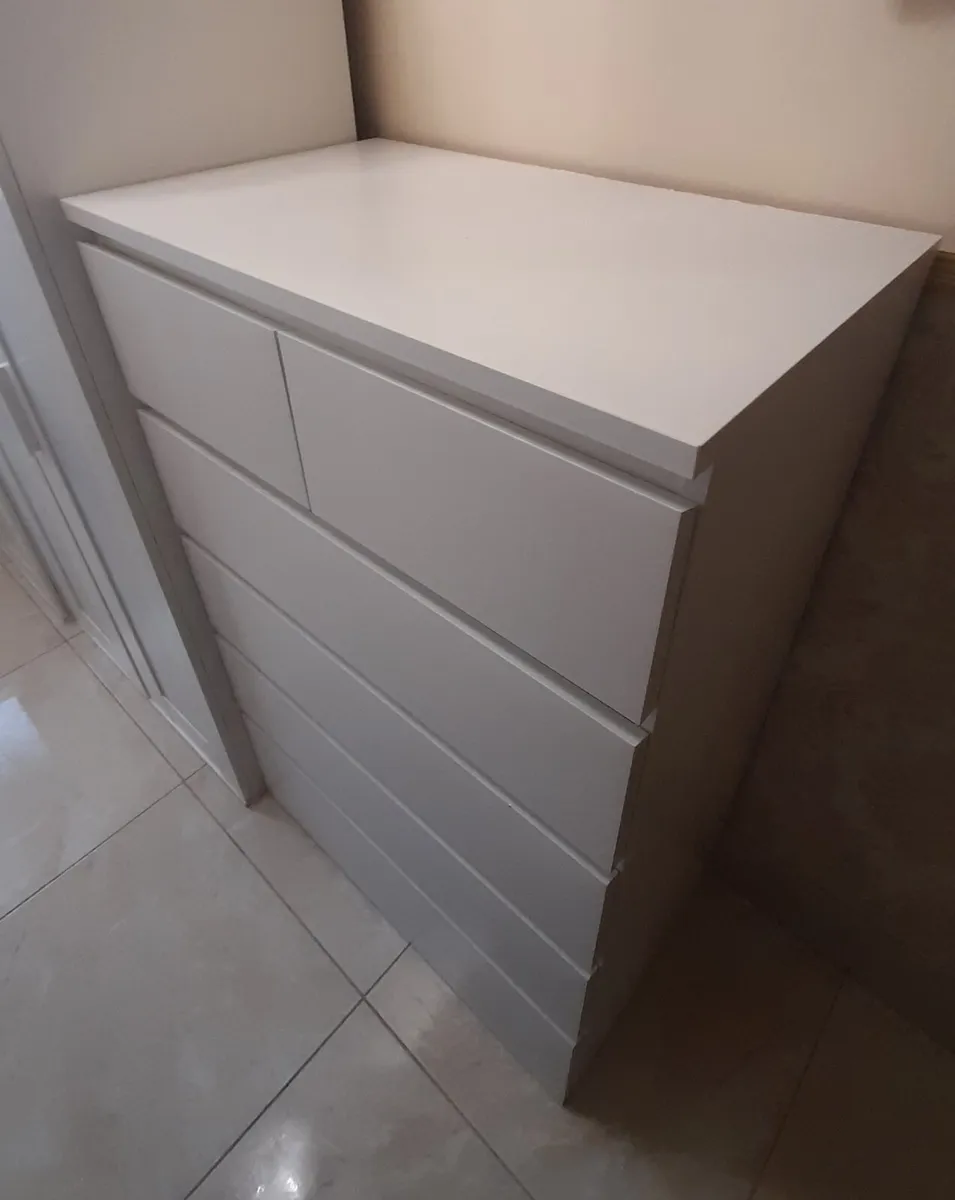 2 matching wardrobes & chest drawers - Image 3