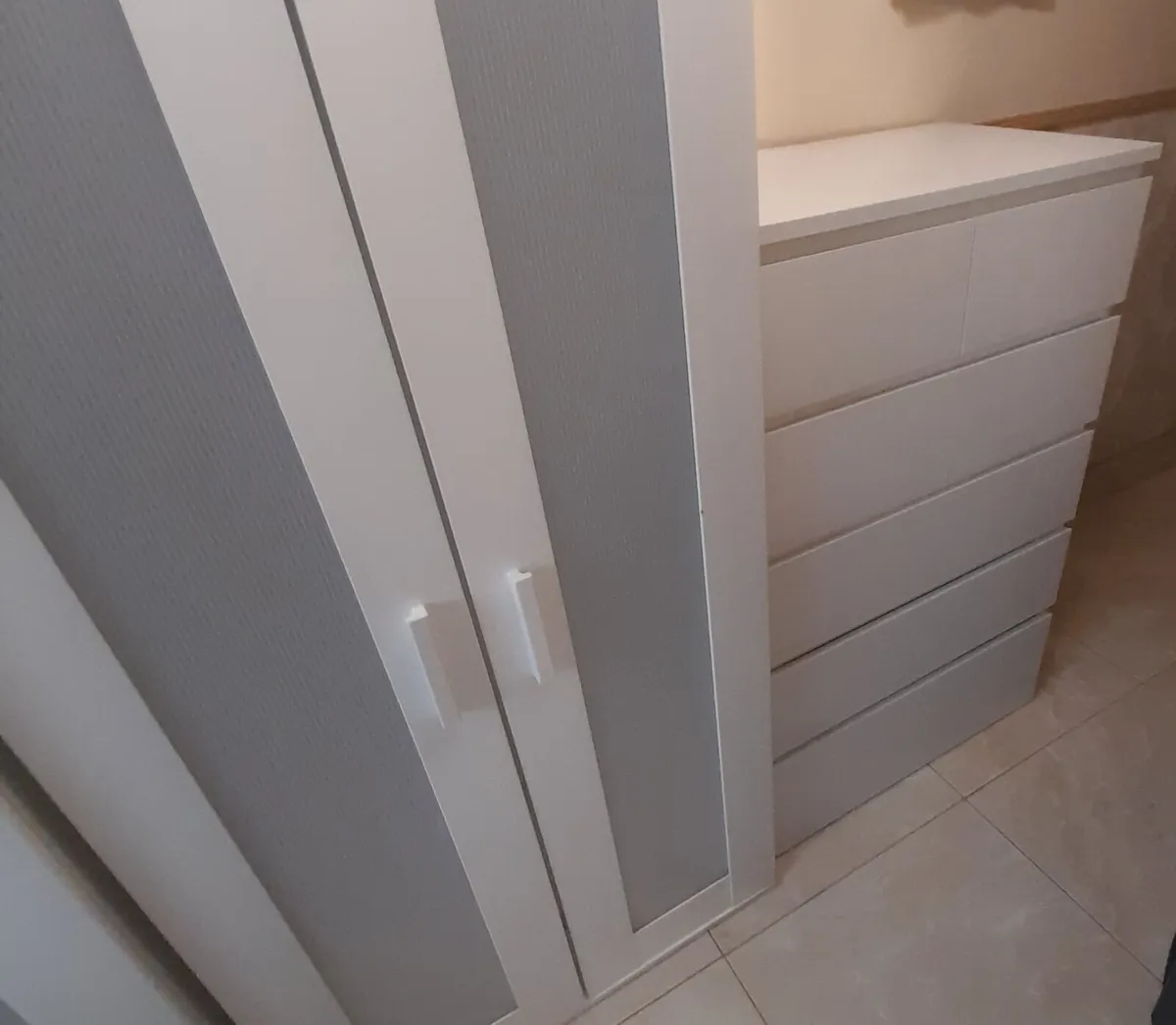 2 matching wardrobes & chest drawers - Image 4