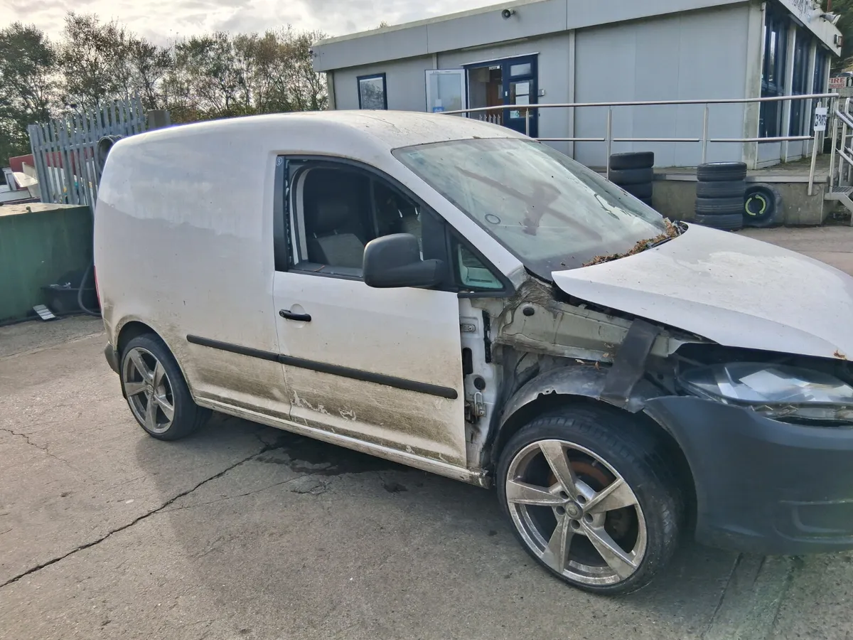 13 VOLKSWAGEN CADDY  2ltr (for parts only) - Image 3