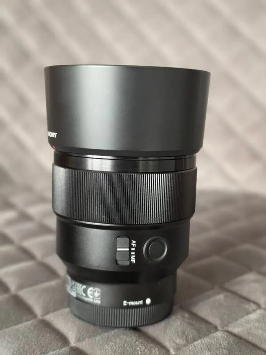Sony Sel Fe 85mm F1.8 Syx Lens - Image 2