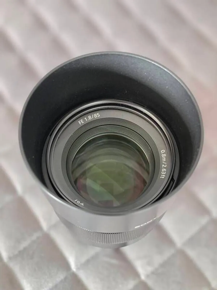 Sony Sel Fe 85mm F1.8 Syx Lens - Image 3