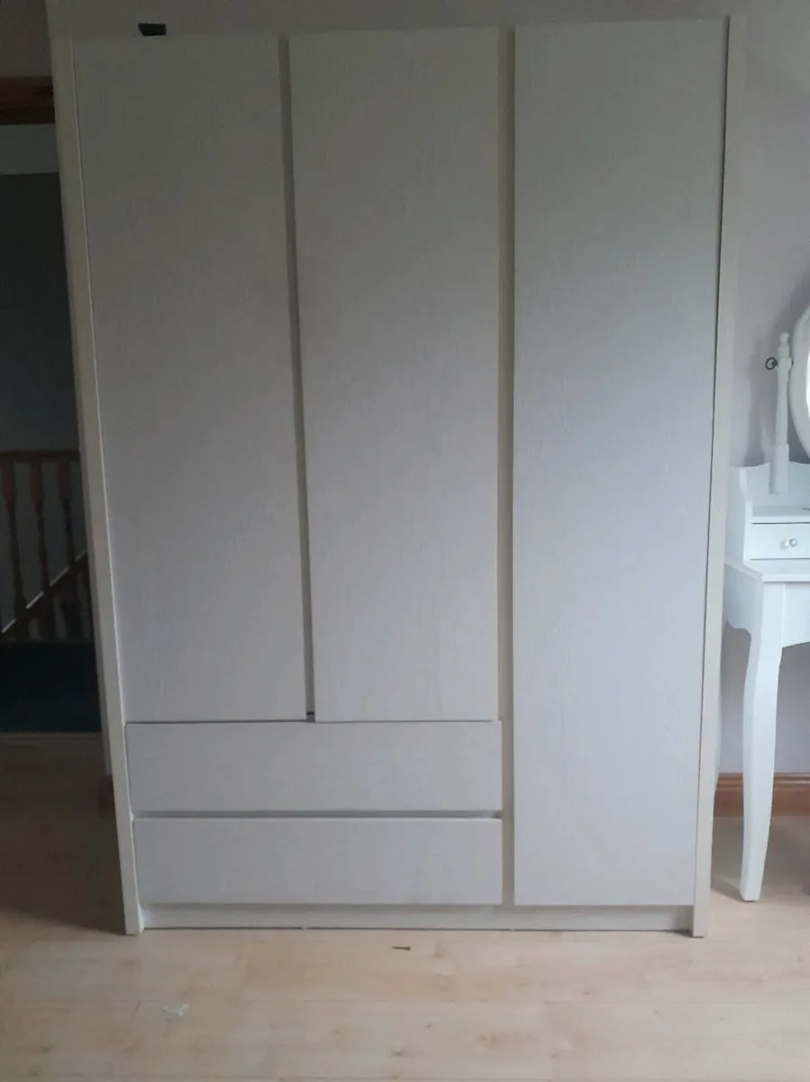 White wardrobe - Image 2