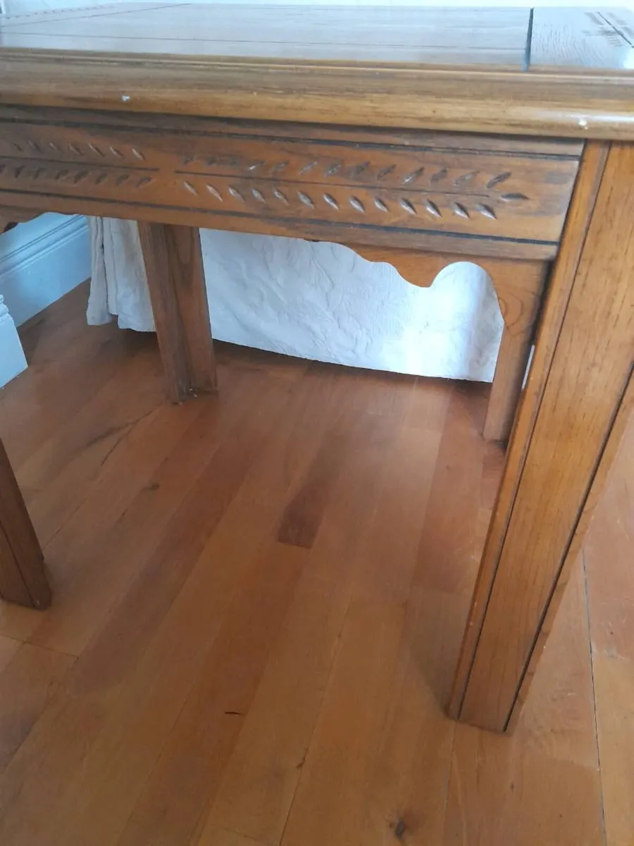 Small coffee/ lamp table - Image 3