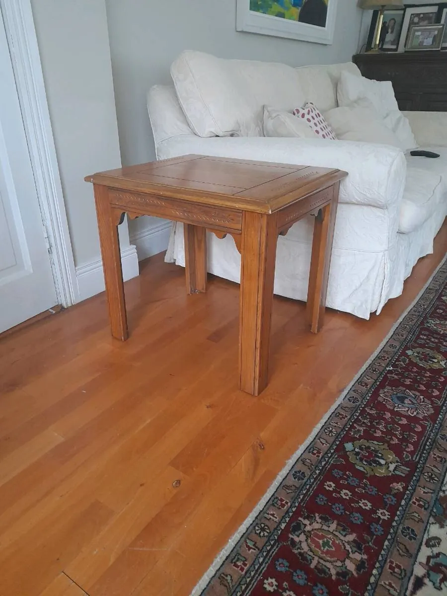 Small coffee/ lamp table - Image 4