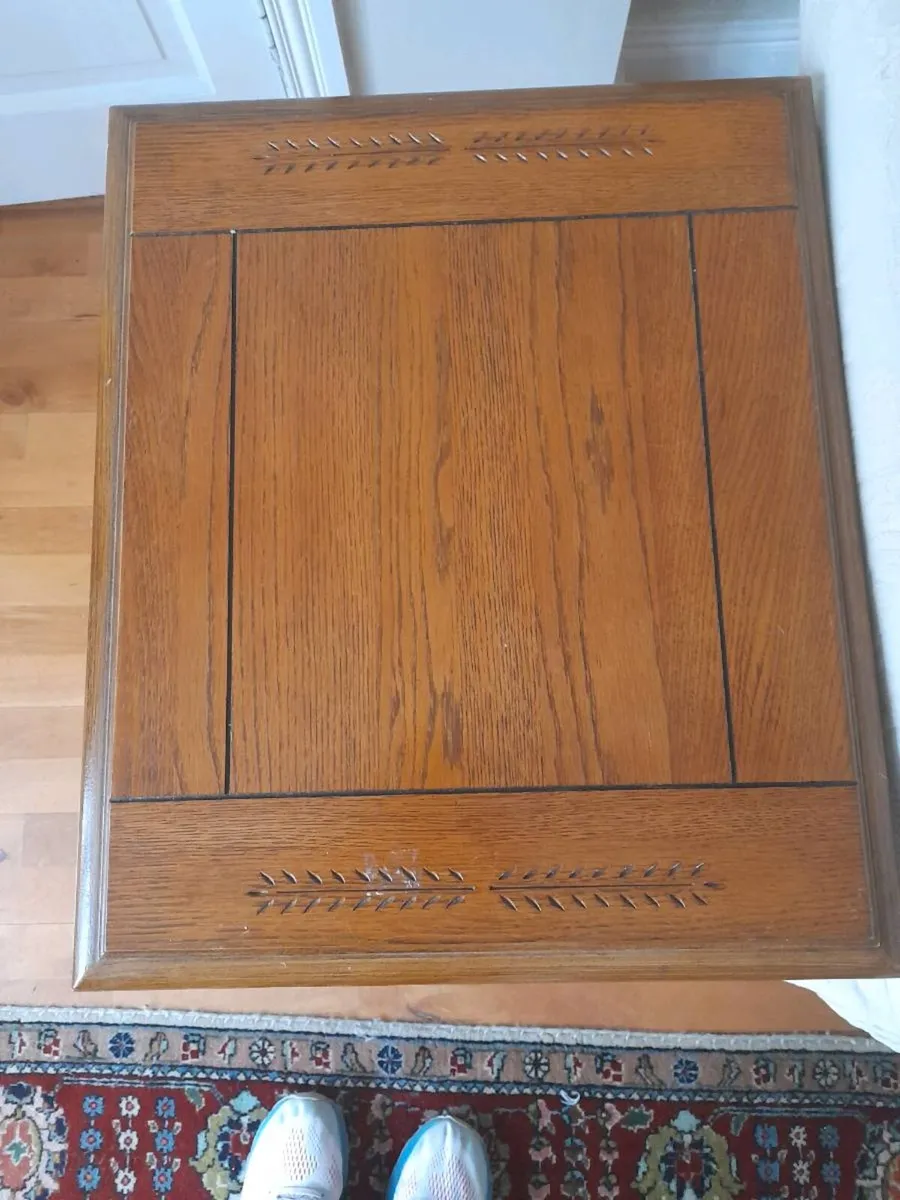 Small coffee/ lamp table - Image 2