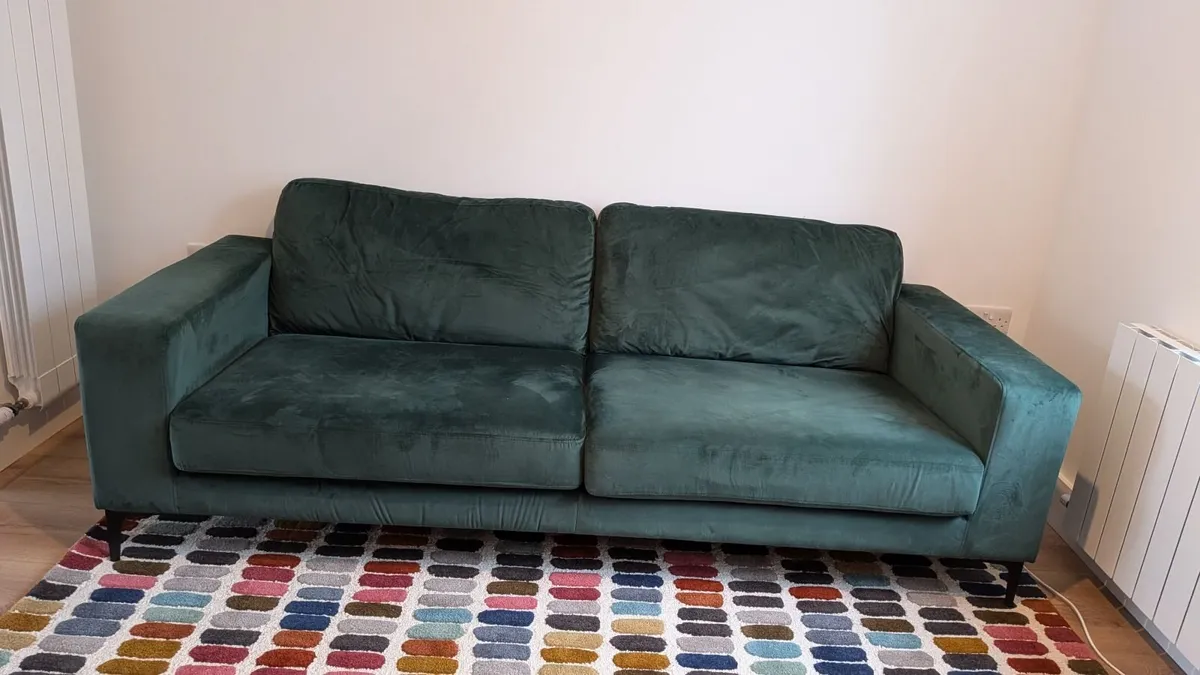 Three seater velvet green couch - Image 2