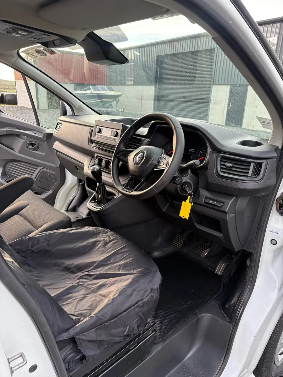 2022 Renault Trafic 2.0DCi ONLY 51K KMS - Image 3