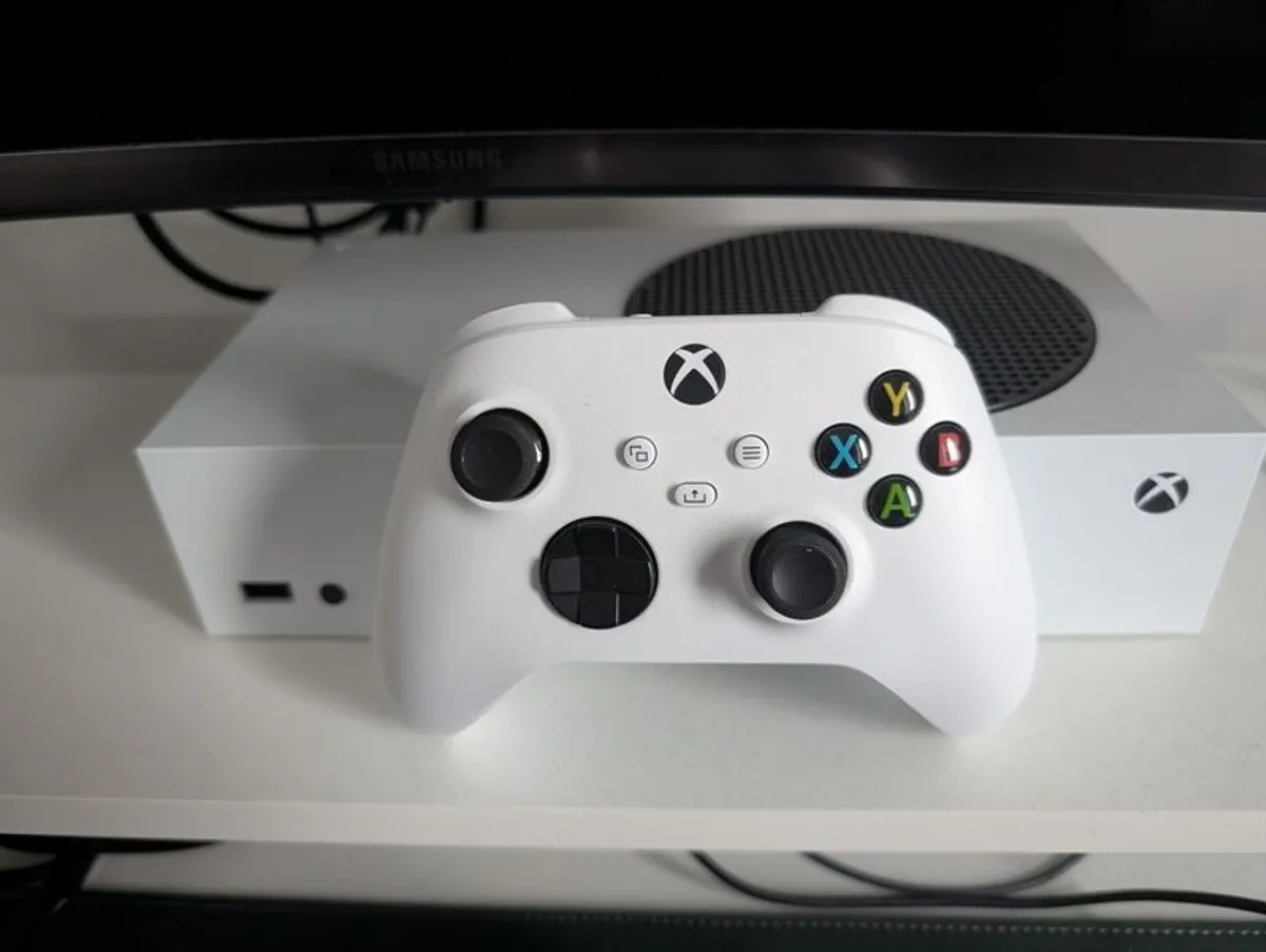Xbox Series S Console + Official Wireless Controller | As New - Image 1