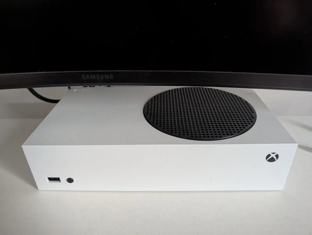 Xbox Series S Console + Official Wireless Controller | As New - Image 2