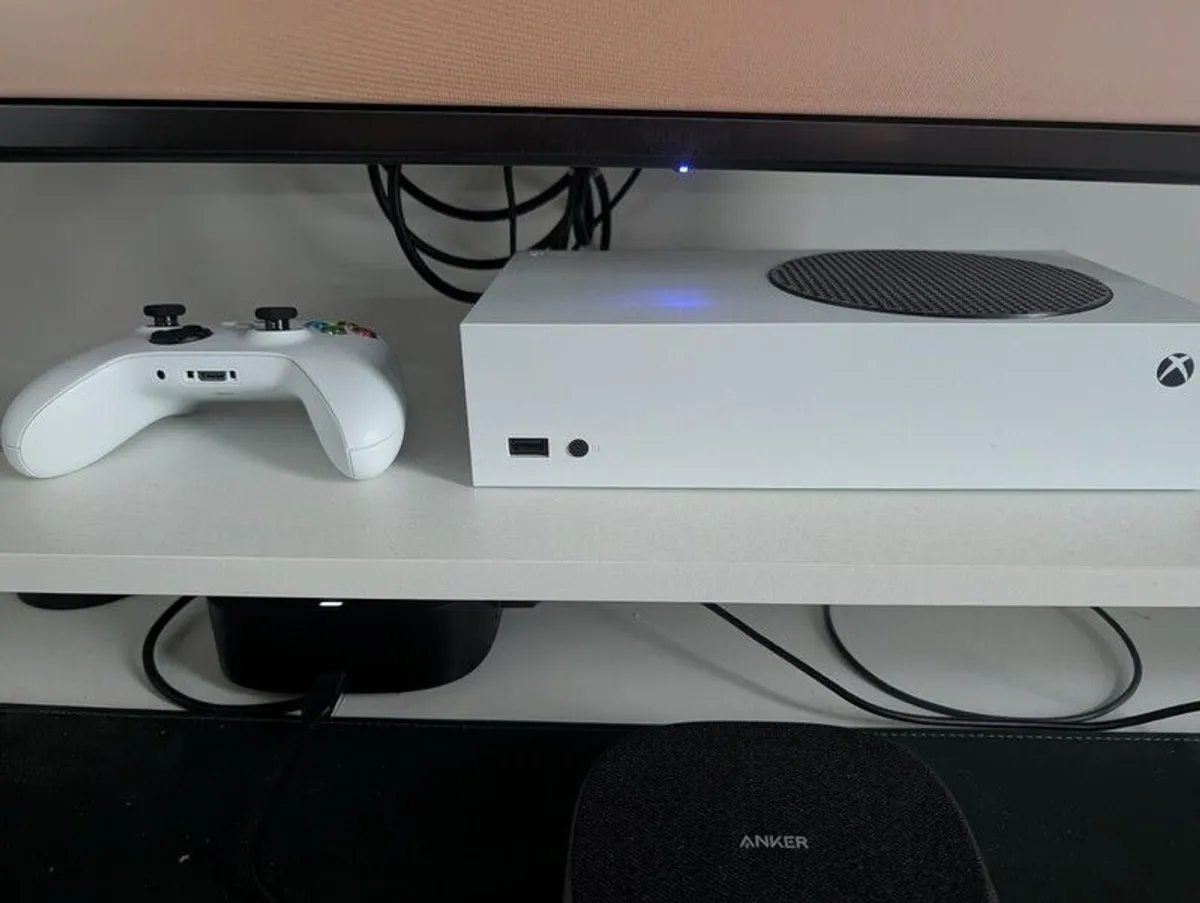Xbox Series S Console + Official Wireless Controller | As New - Image 3