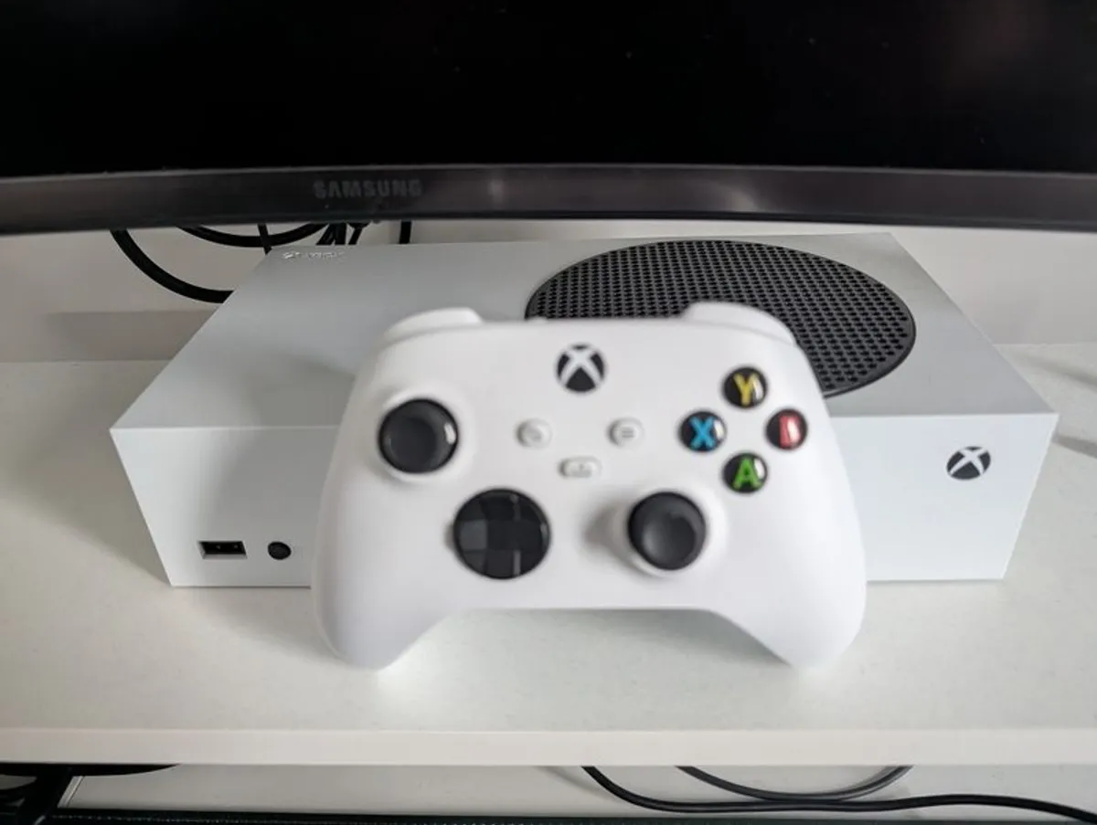 Xbox Series S Console + Official Wireless Controller | As New - Image 4