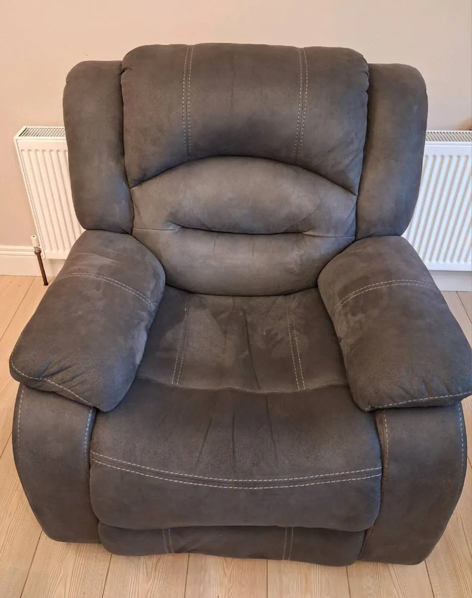 Armchair - Image 1