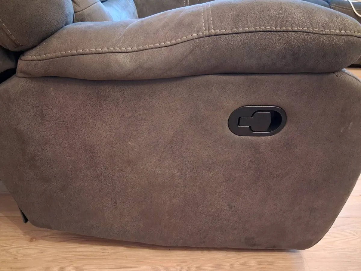 Armchair - Image 3