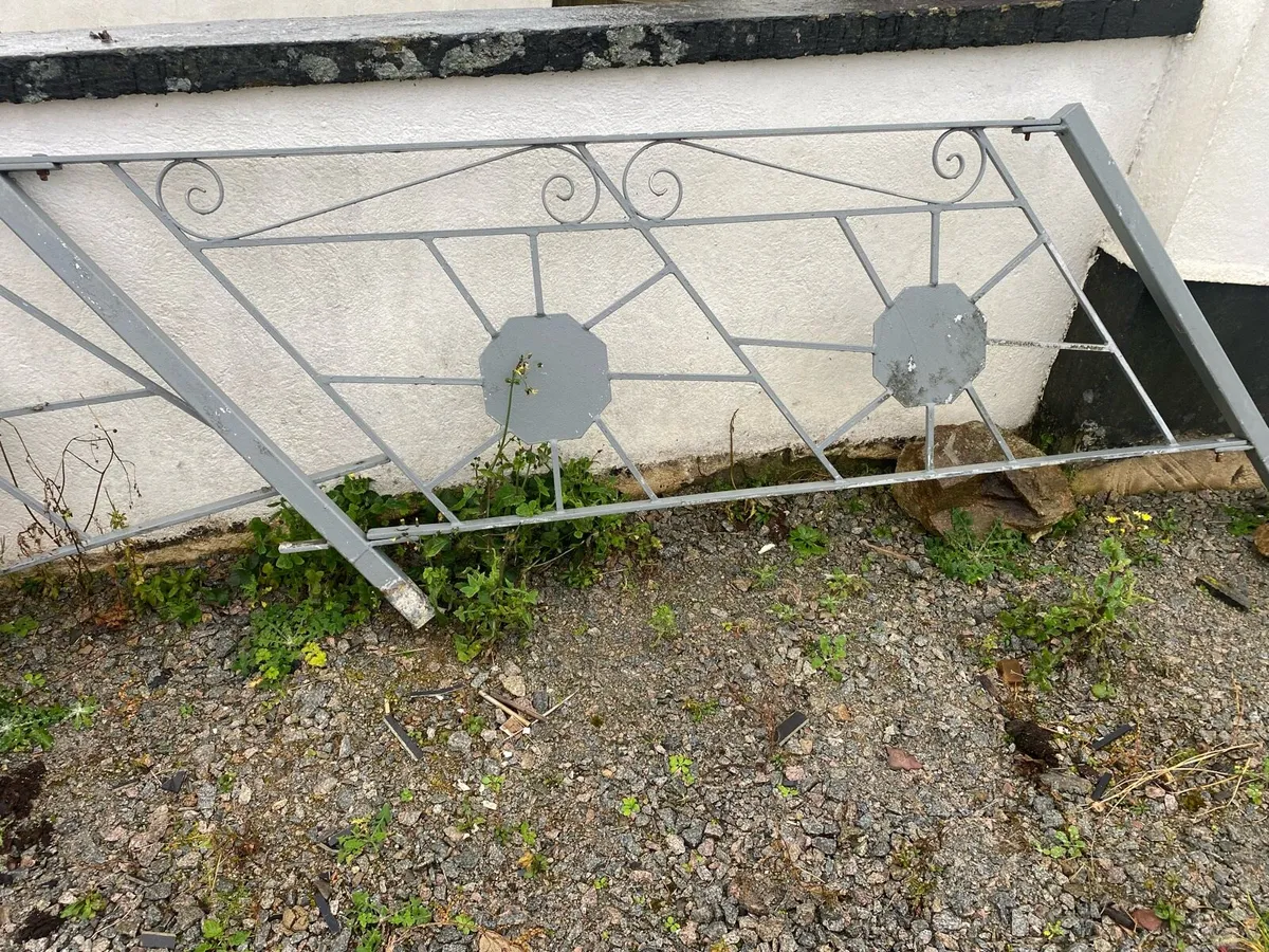 Steel railings and fencing